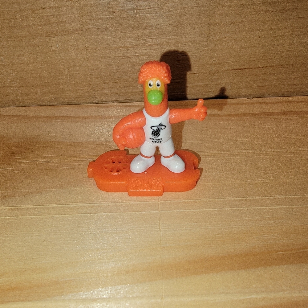 Burnie Figurine – NBA Kinder Egg Limited Edition – Miami Heat Mascot